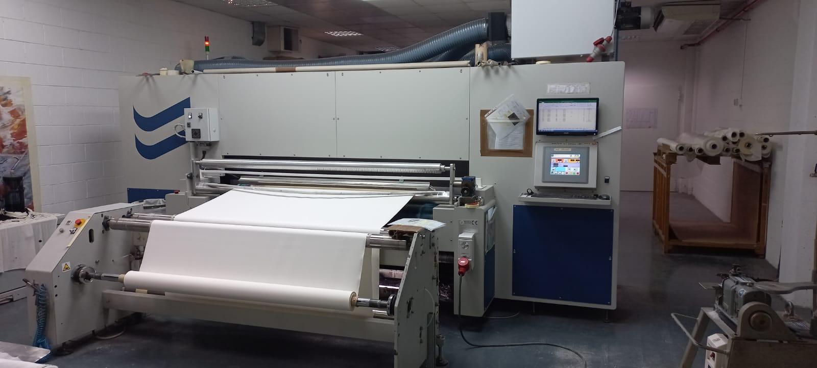 چاپ دیجیتال رجیانی در 1800 میلی متر استفاده شده است